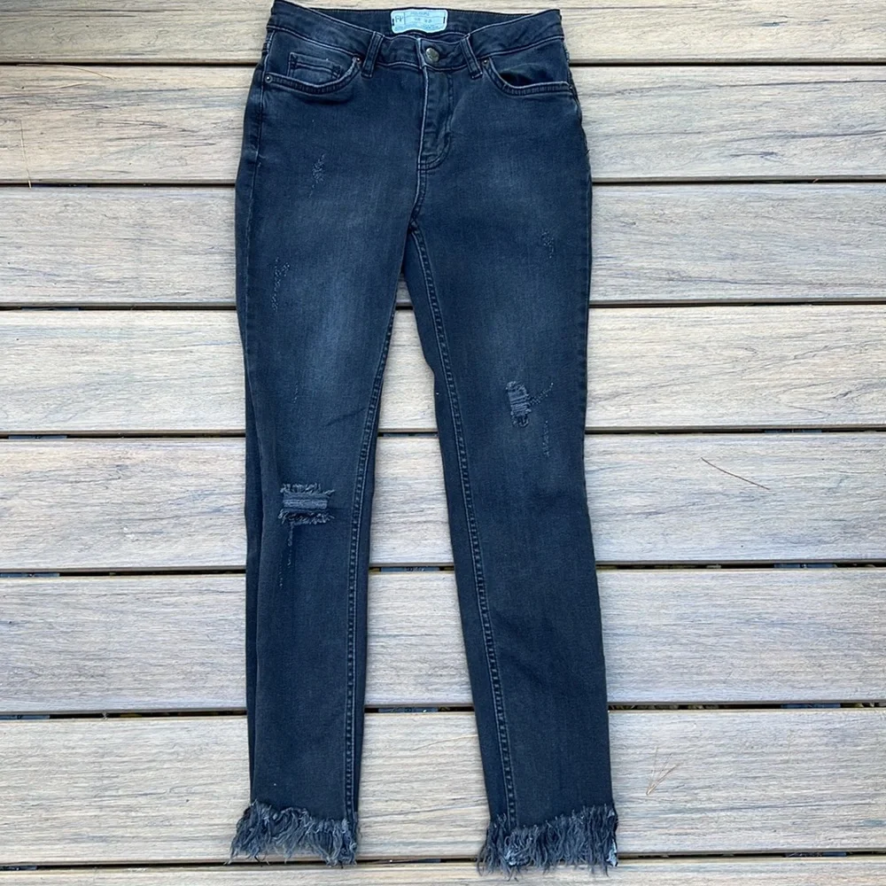 Free People Streetwear Fringe Frayed Raw Crop Hem Black Jeans Capsule Denim